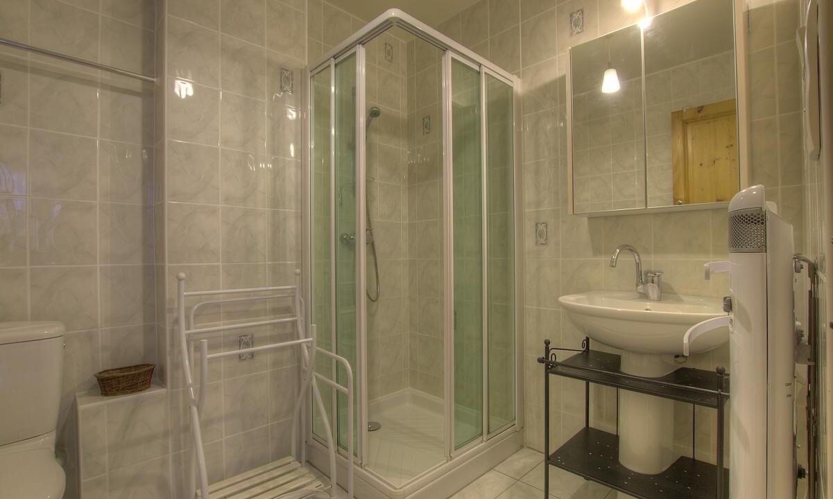 Photo of Others in Tenay