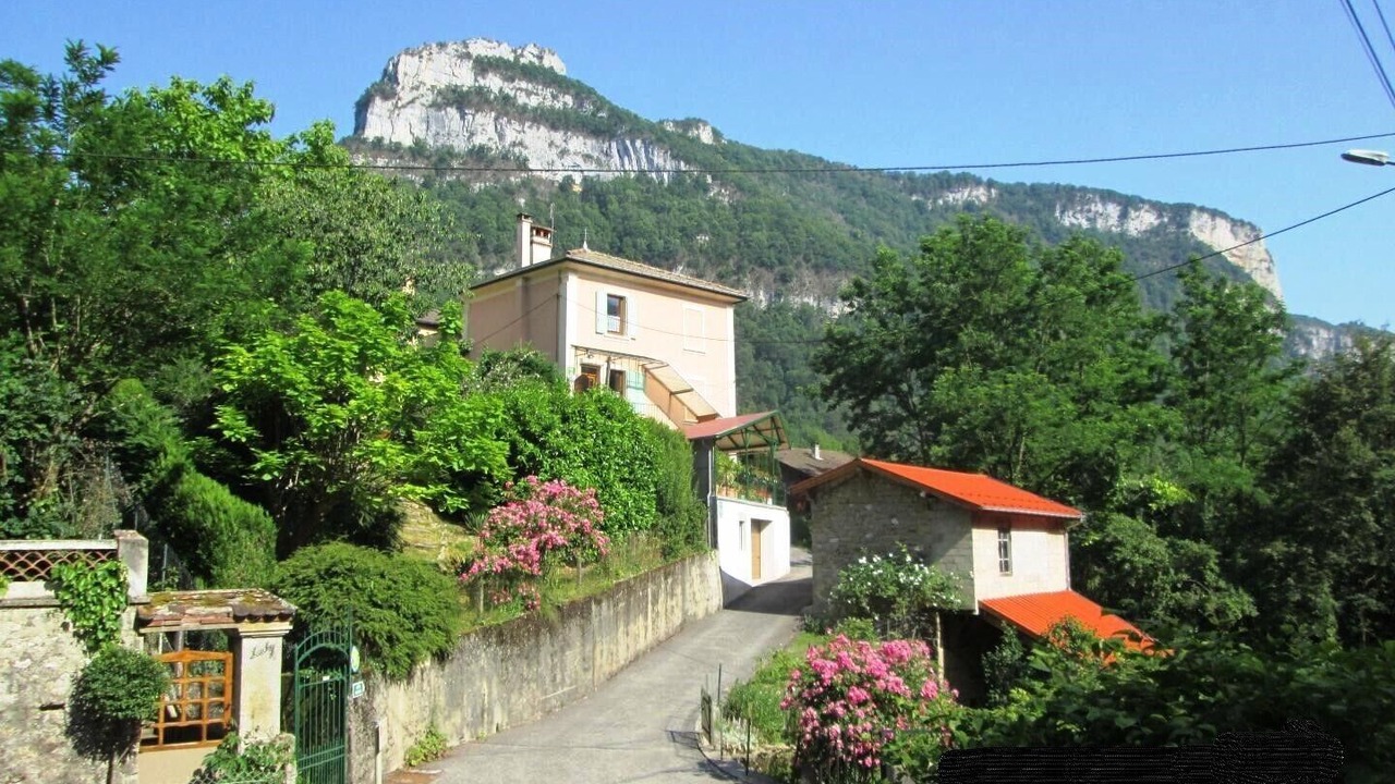 Photo of Outdoor in Tenay