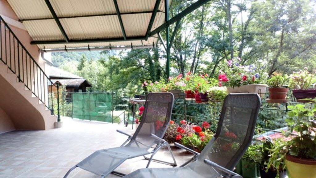 Photo of Outdoor in Tenay