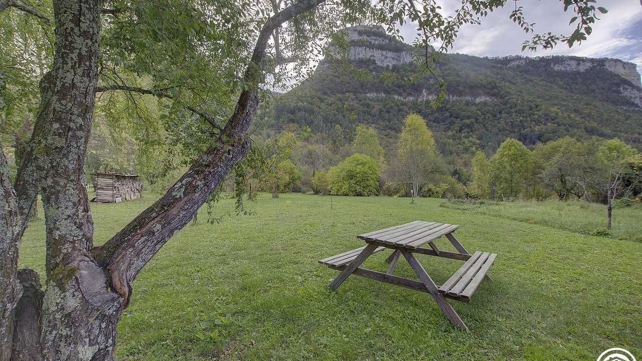 Photo of Outdoor in Tenay