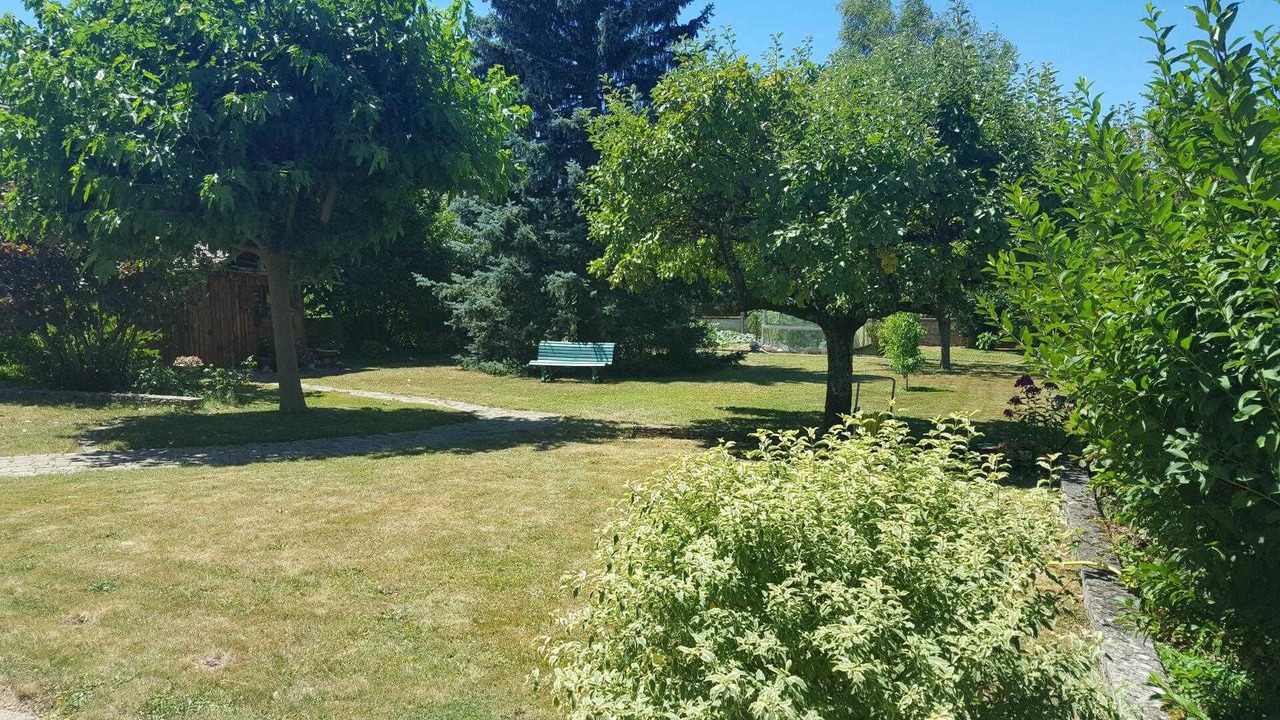 Photo of Others in Peronnas