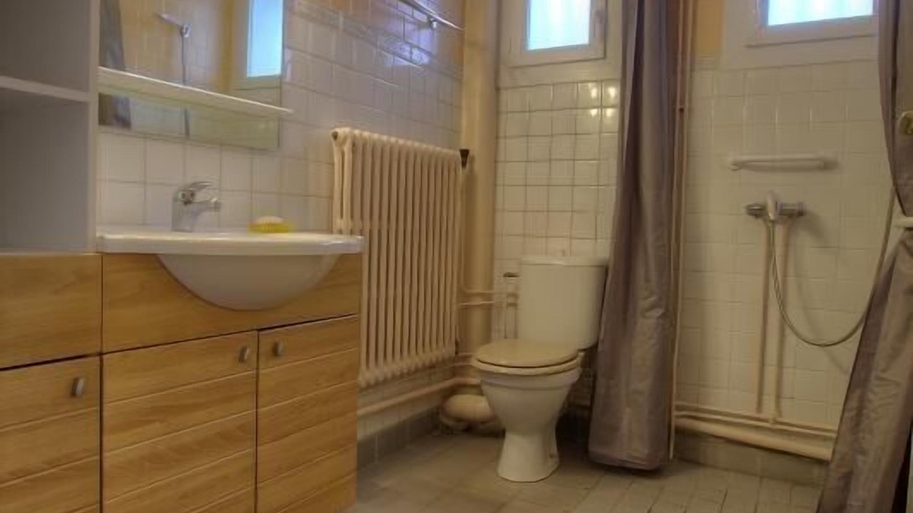 Photo of Others in Peronnas