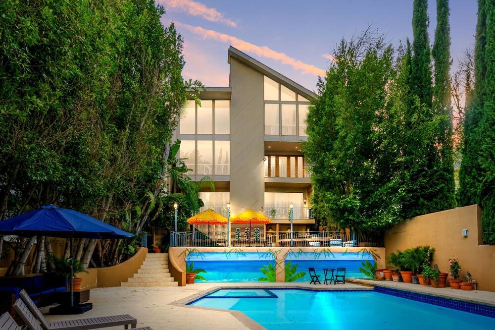 Photo of Outdoor in Sherman Oaks