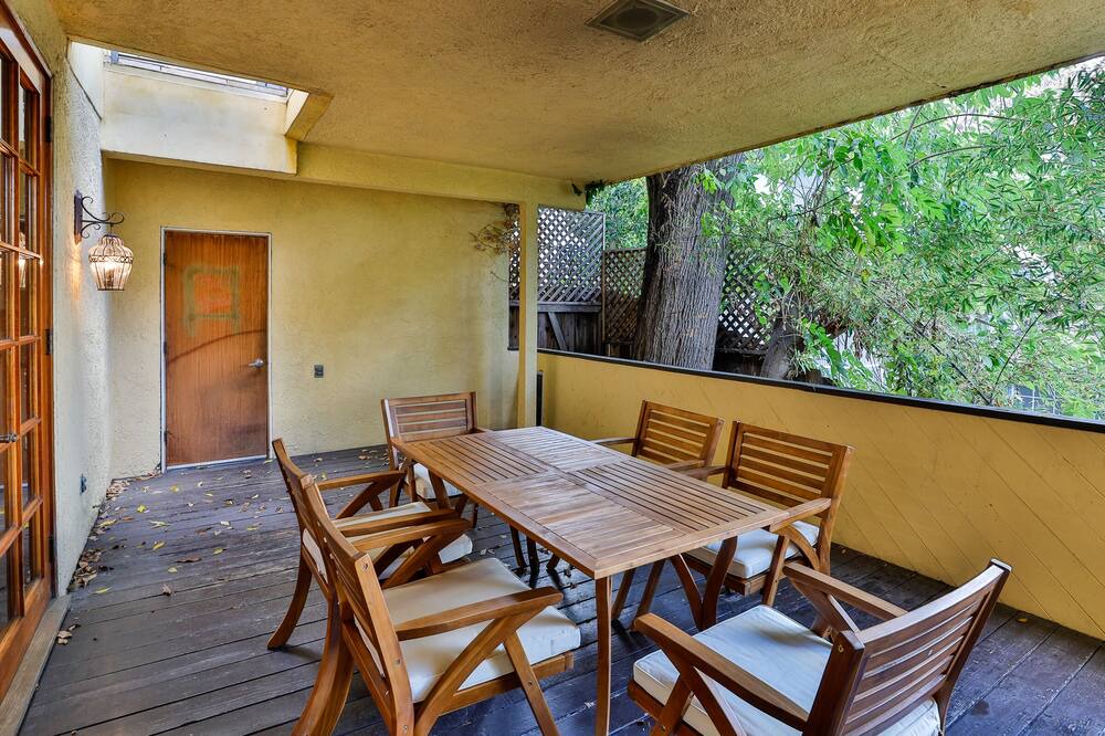 Photo of Outdoor in Sherman Oaks