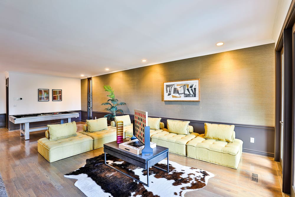 Photo of Livingroom in Sherman Oaks