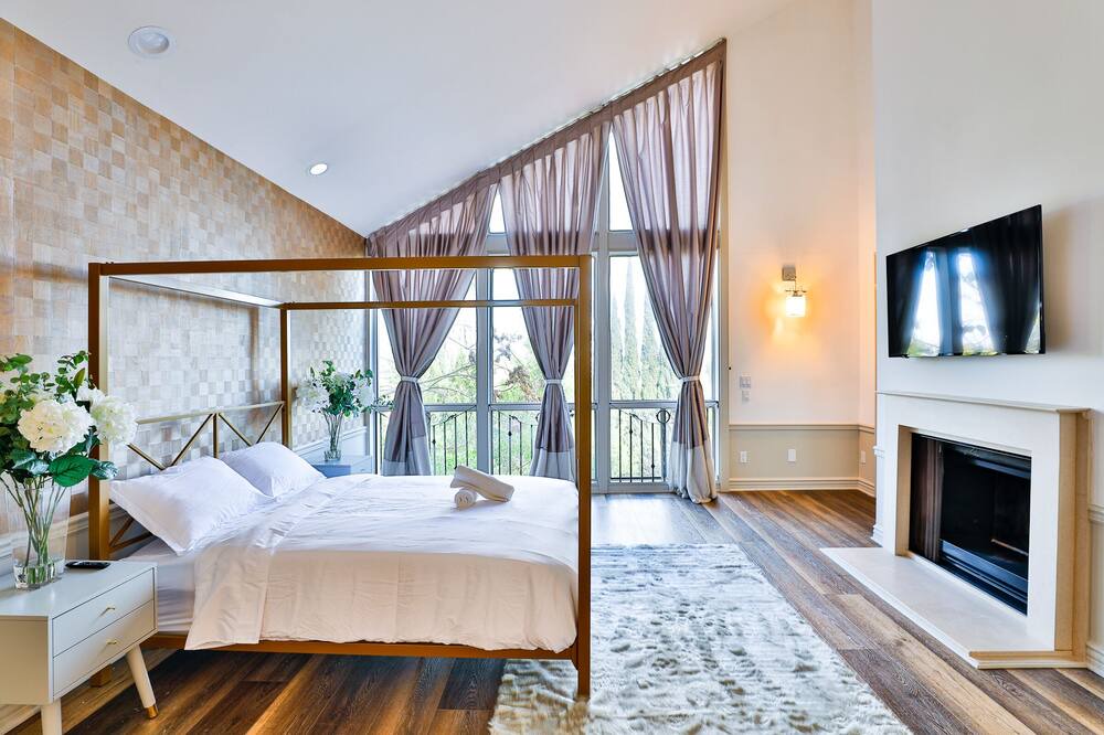 Photo of Bedroom in Sherman Oaks