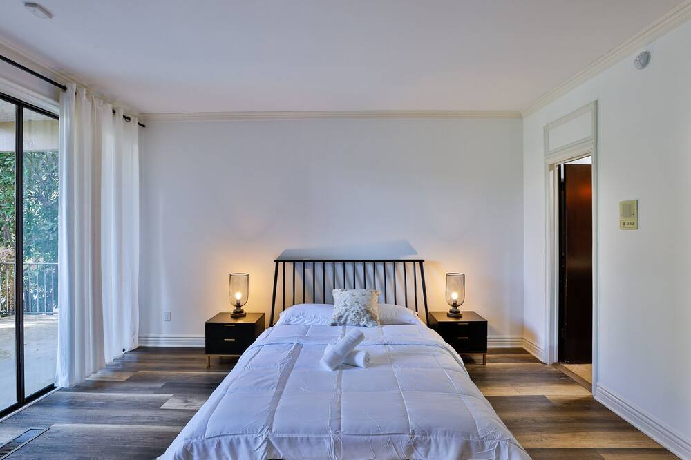 Photo of Bedroom in Sherman Oaks