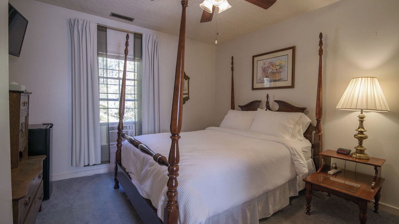 Photo of Bedroom in Marlinton