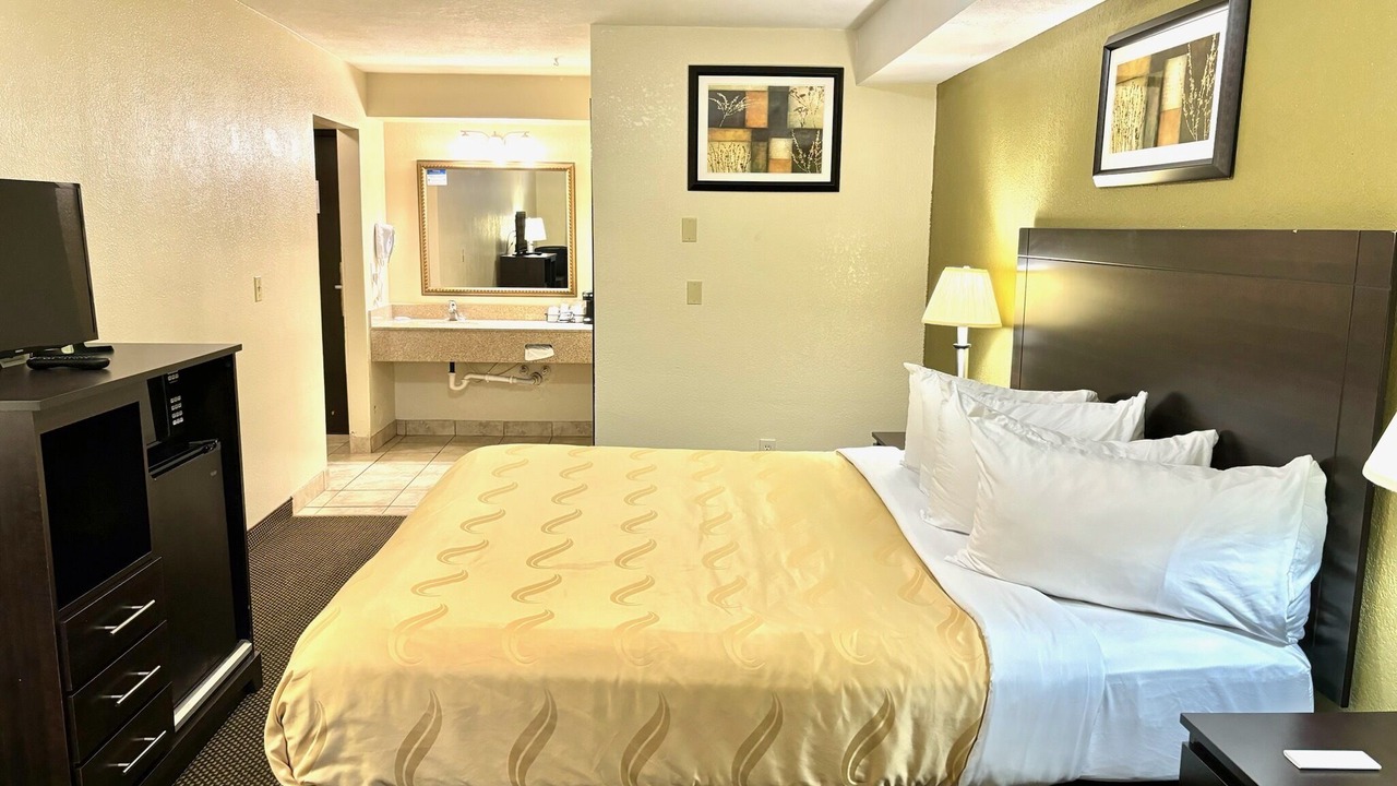 Photo of Bedroom in Centralia