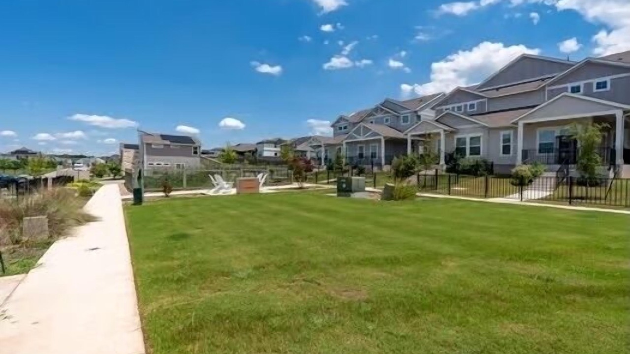 Photo of Outdoor in Manor