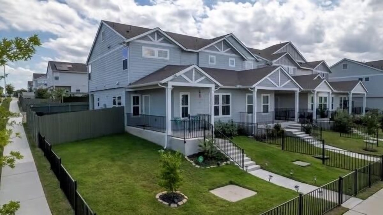 Photo of Outdoor in Manor
