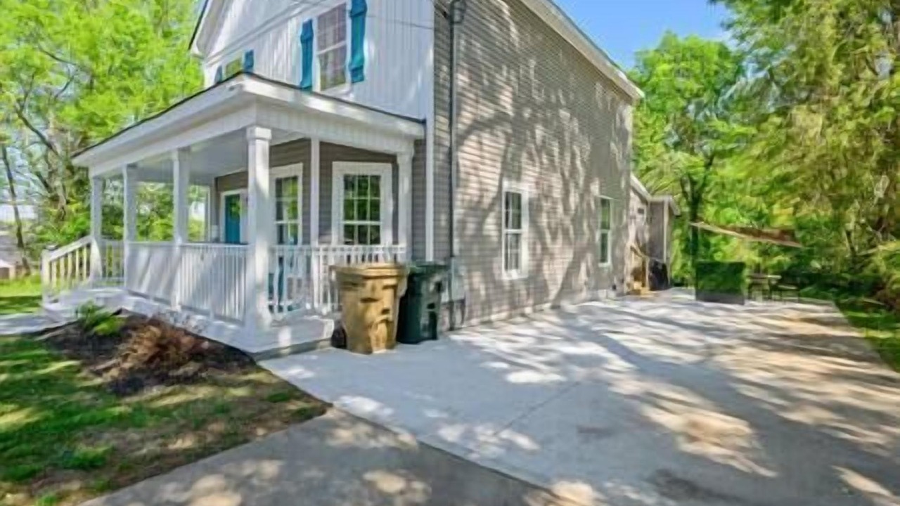 Photo of Outdoor in Clayton