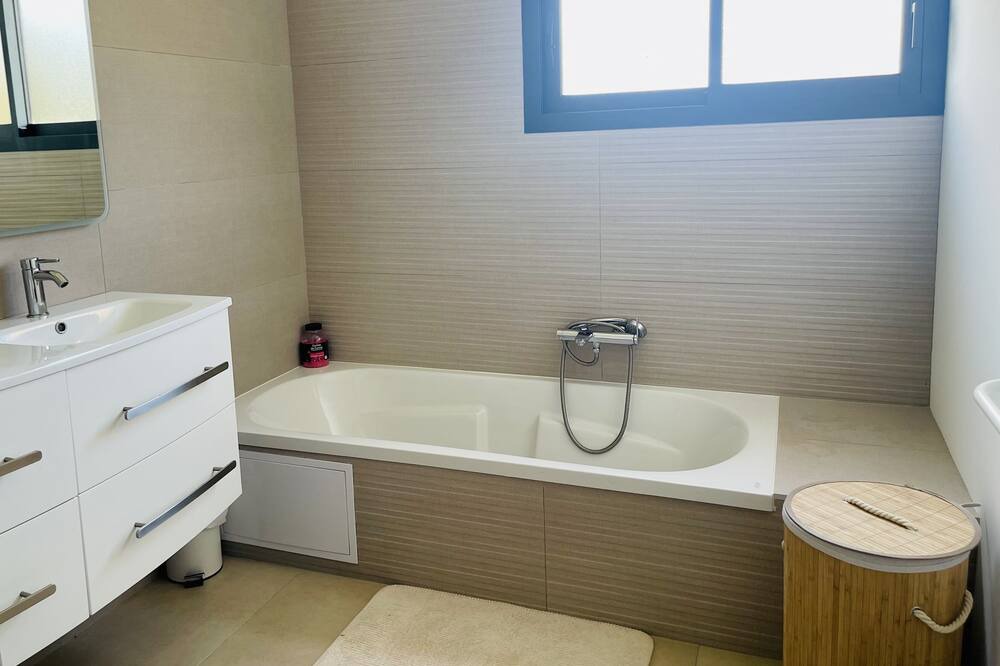Photo of Bathroom in Palau-del-Vidre