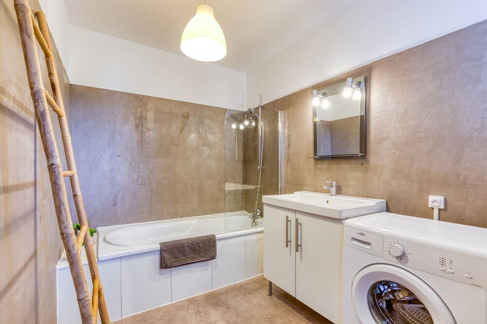 Photo of Bathroom in Lunel
