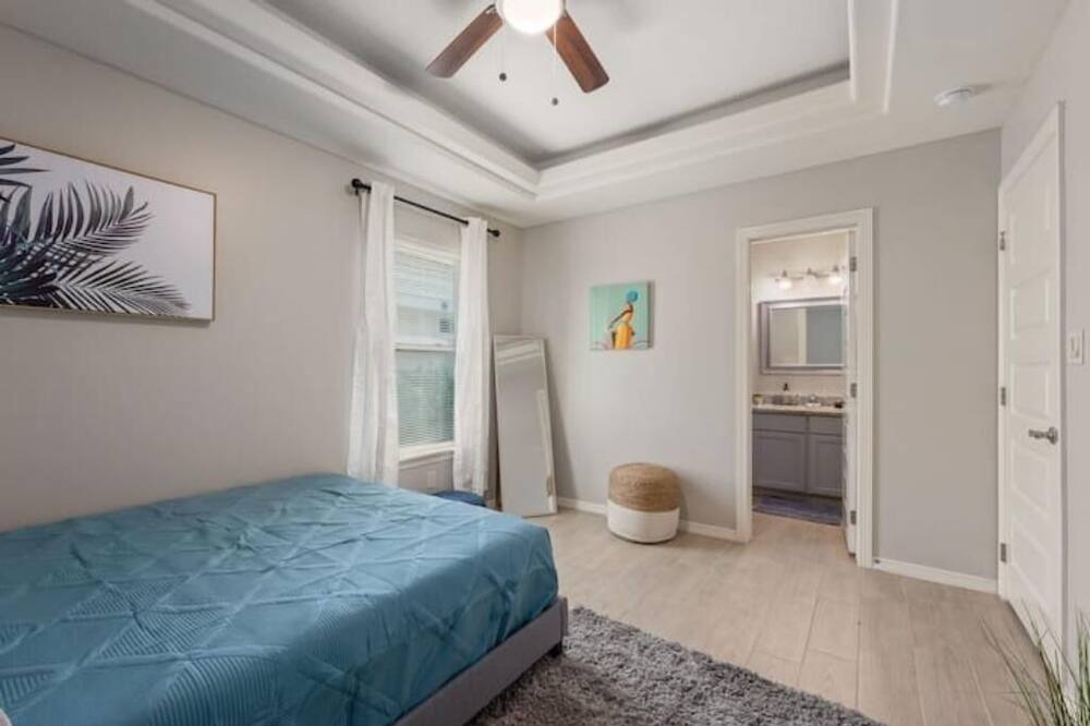 Photo of Bedroom in Edinburg