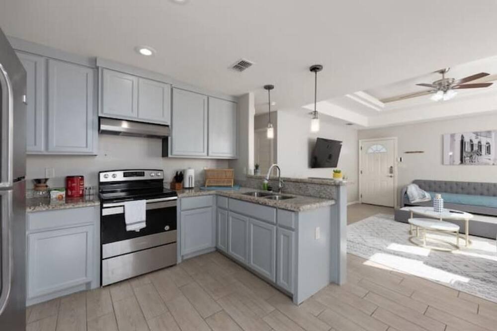 Photo of Kitchen in Edinburg