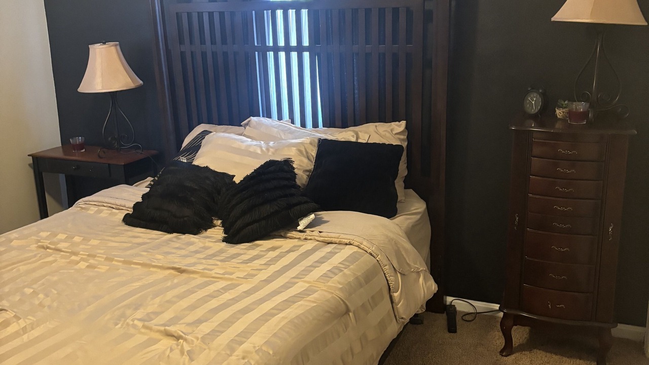 Photo of Bedroom in Oolitic