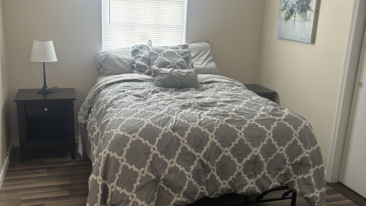 Photo of Bedroom in Oolitic