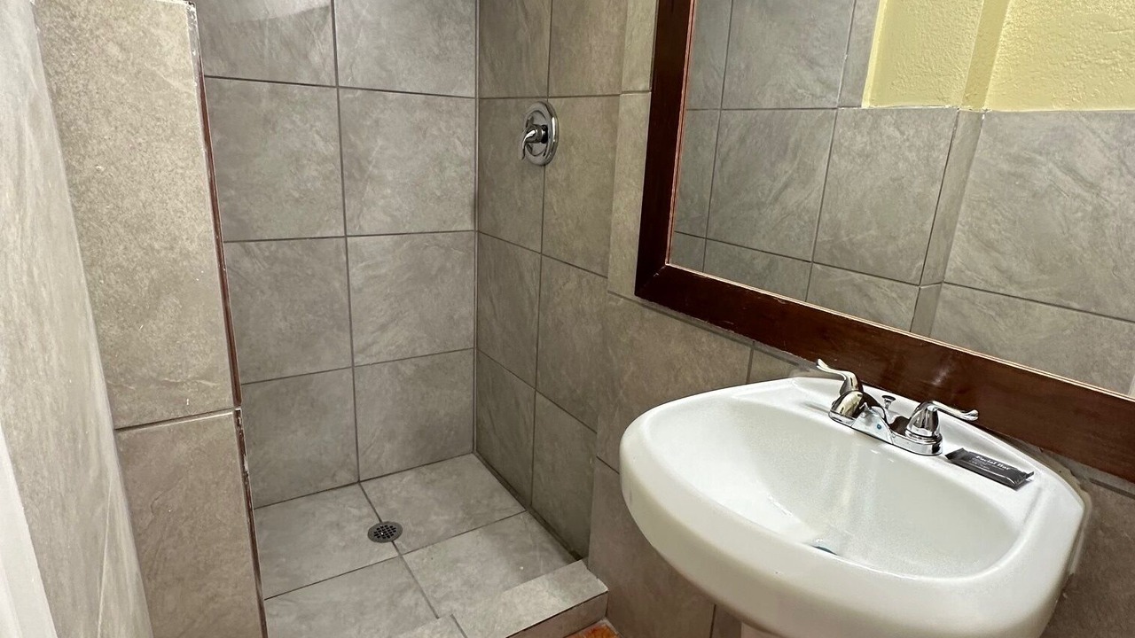 Photo of Bathroom in Kenedy