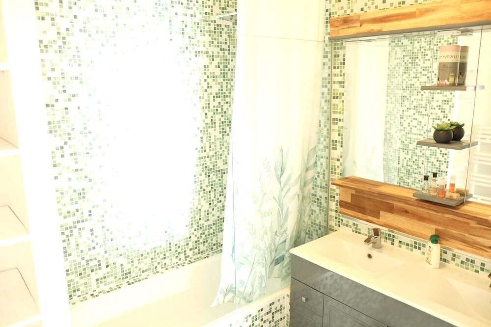 Photo of Bathroom in Bagnolet