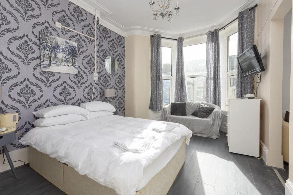 Photo of Others in North Shore