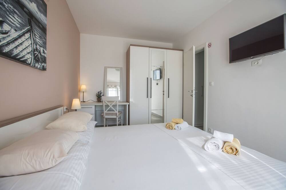 Photo of Bedroom in Grohote