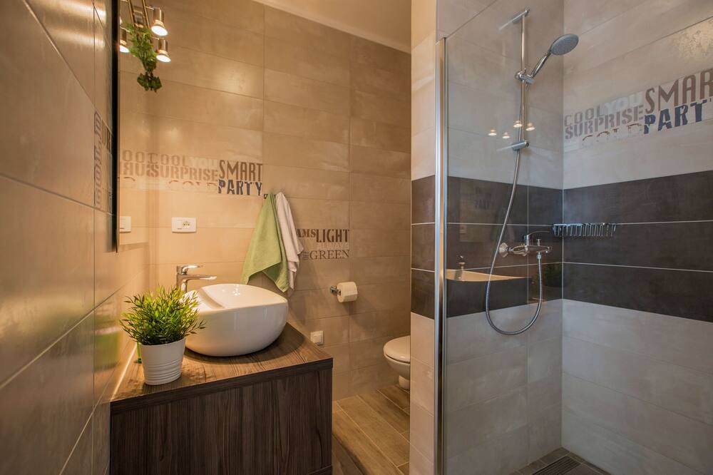 Photo of Bathroom in Grohote