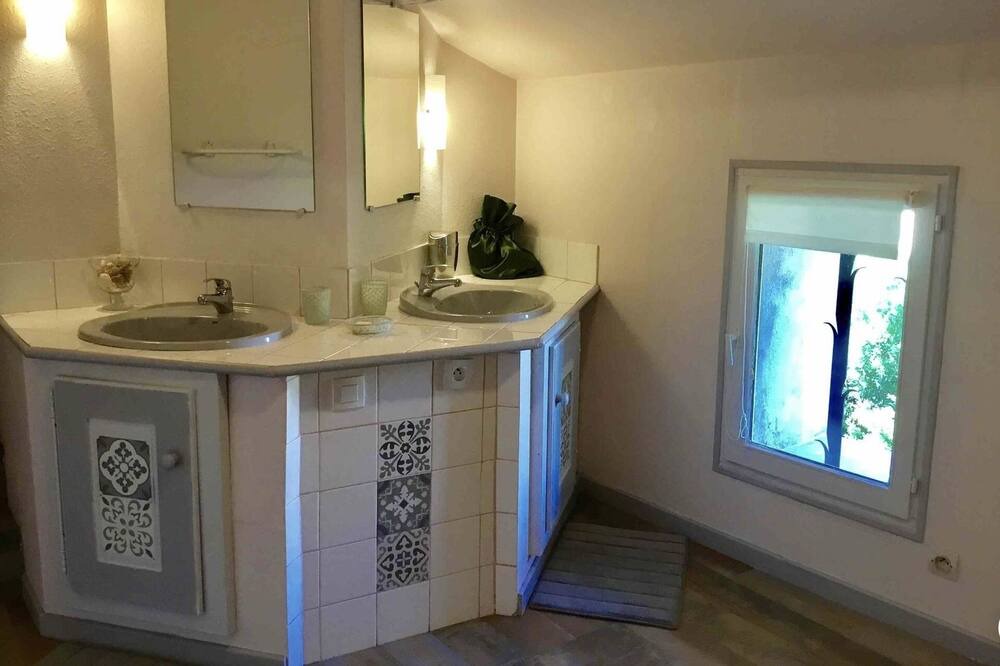 Photo of Bathroom in Lapalud