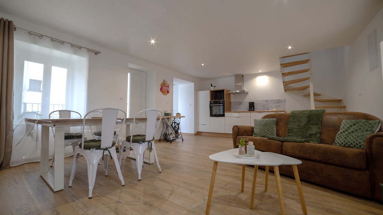 Photo of Livingroom in Chef-du-Pont