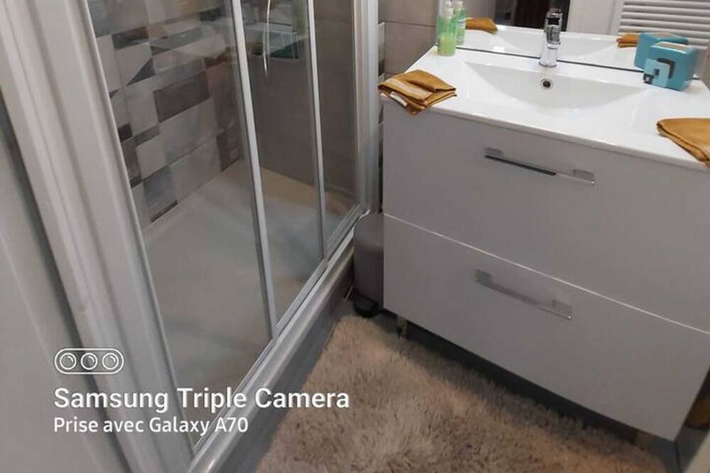 Photo of Bathroom in Annebault