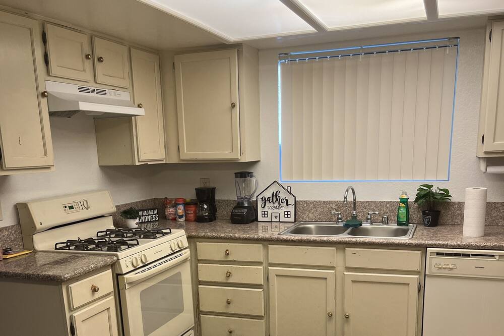 Photo of Kitchen in Canyon Gate