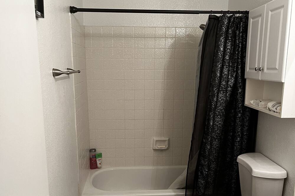 Photo of Bathroom in Canyon Gate