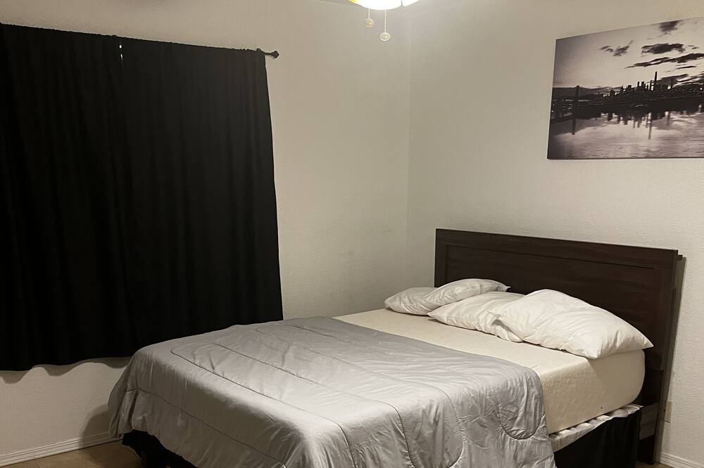 Photo of Bedroom in Canyon Gate