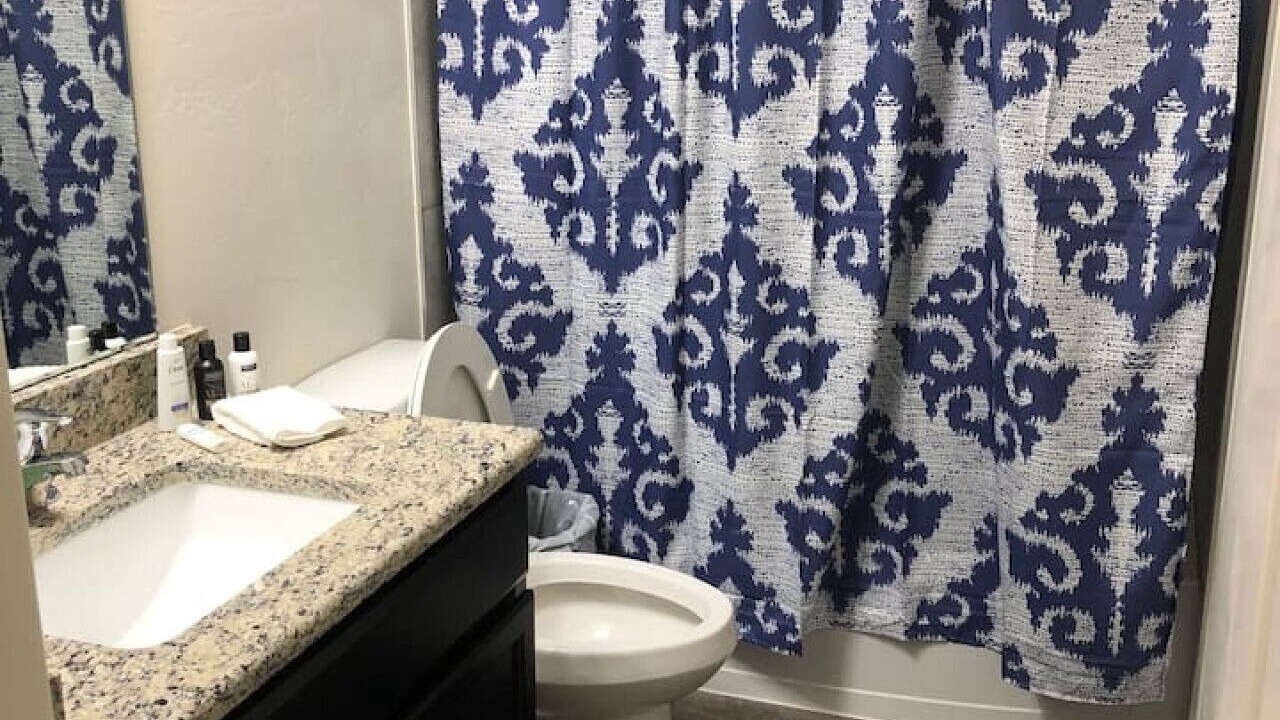 Photo of Bathroom in Mustang