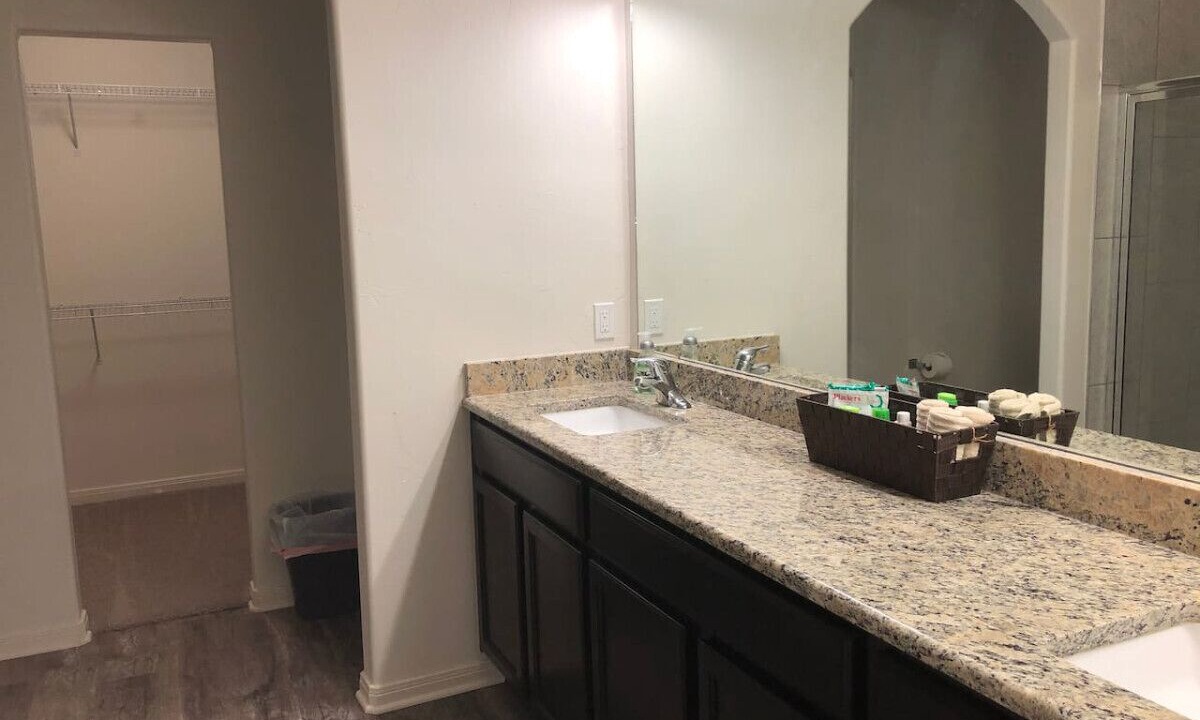 Photo of Bathroom in Mustang