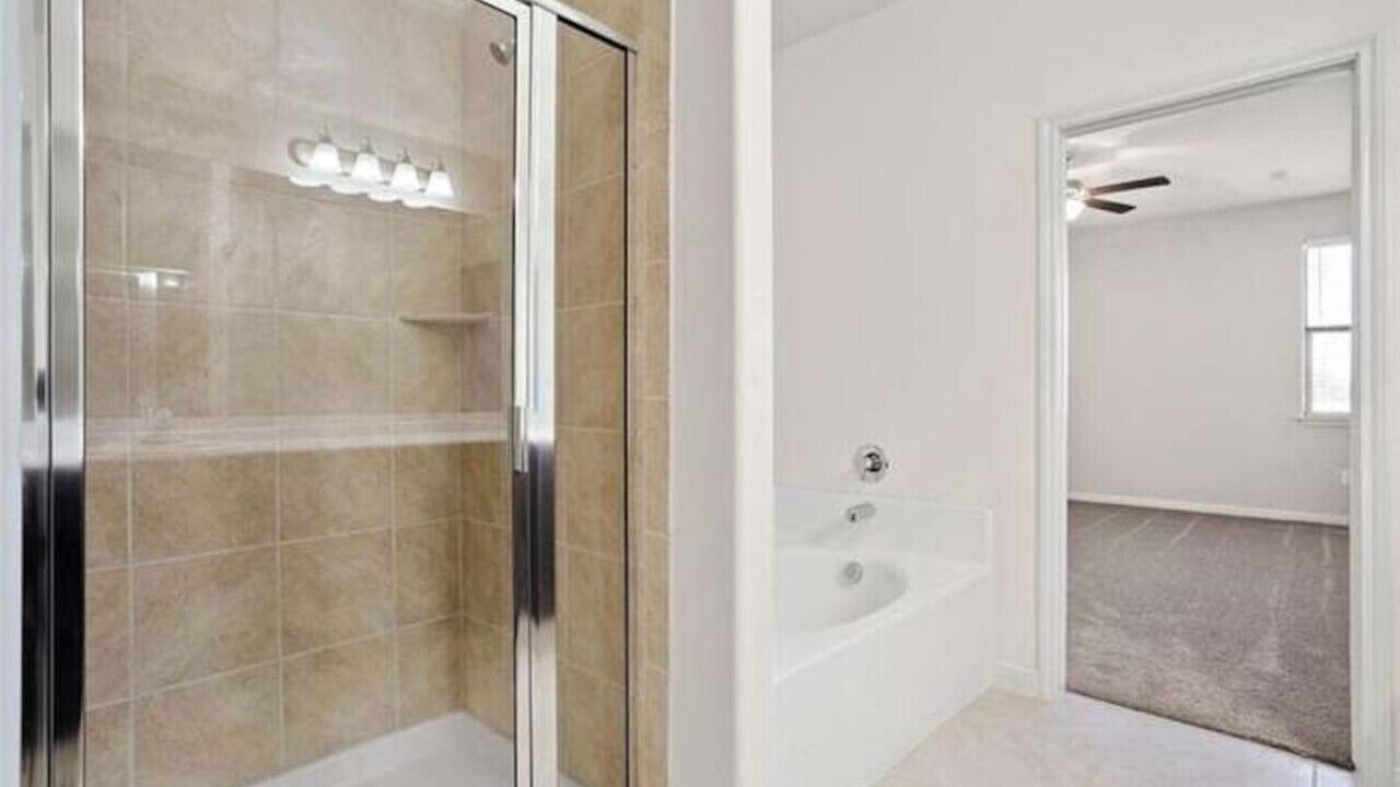 Photo of Bathroom in Mustang