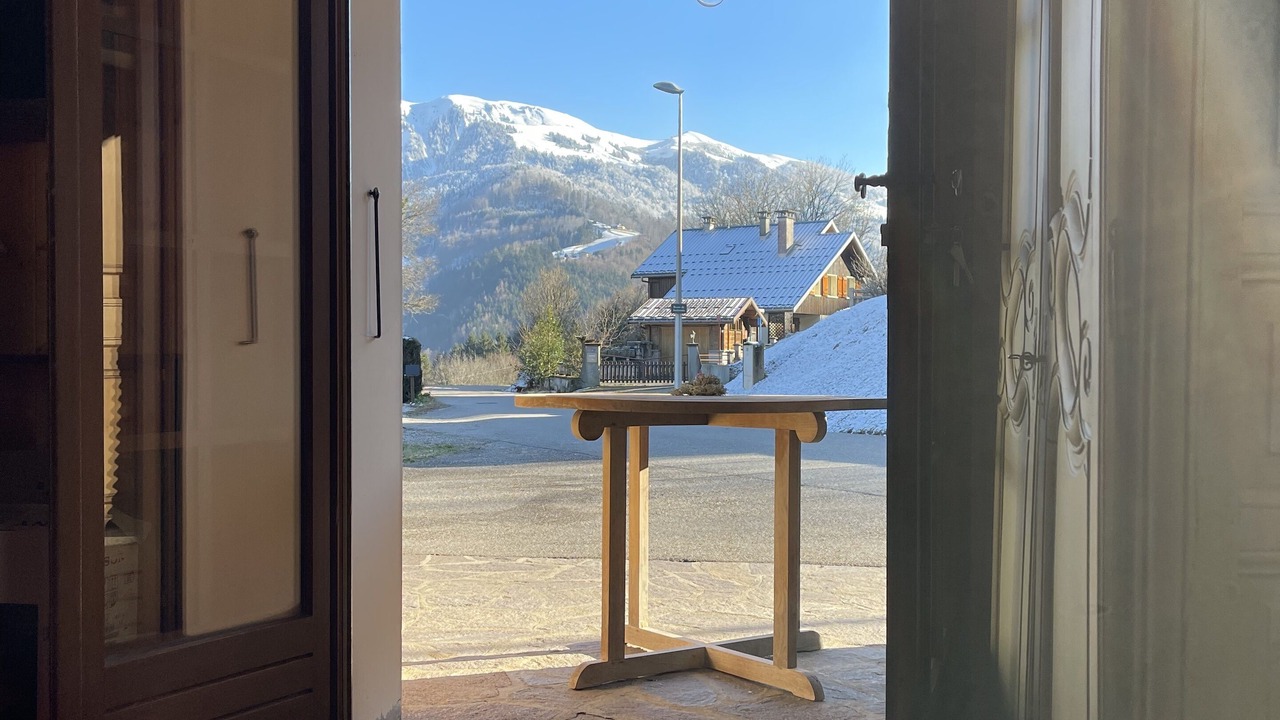 Photo of Others in Thones