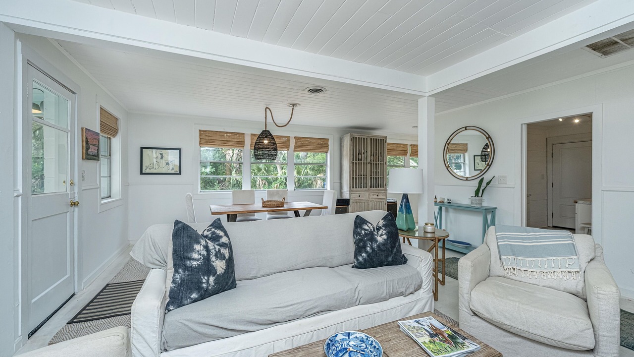 Photo of Livingroom in Sullivan's Island