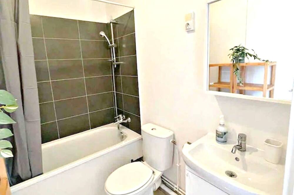 Photo of Bathroom in Villejuif