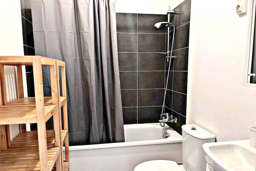 Photo of Bathroom in Villejuif