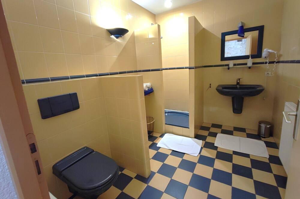 Photo of Bathroom in Demigny