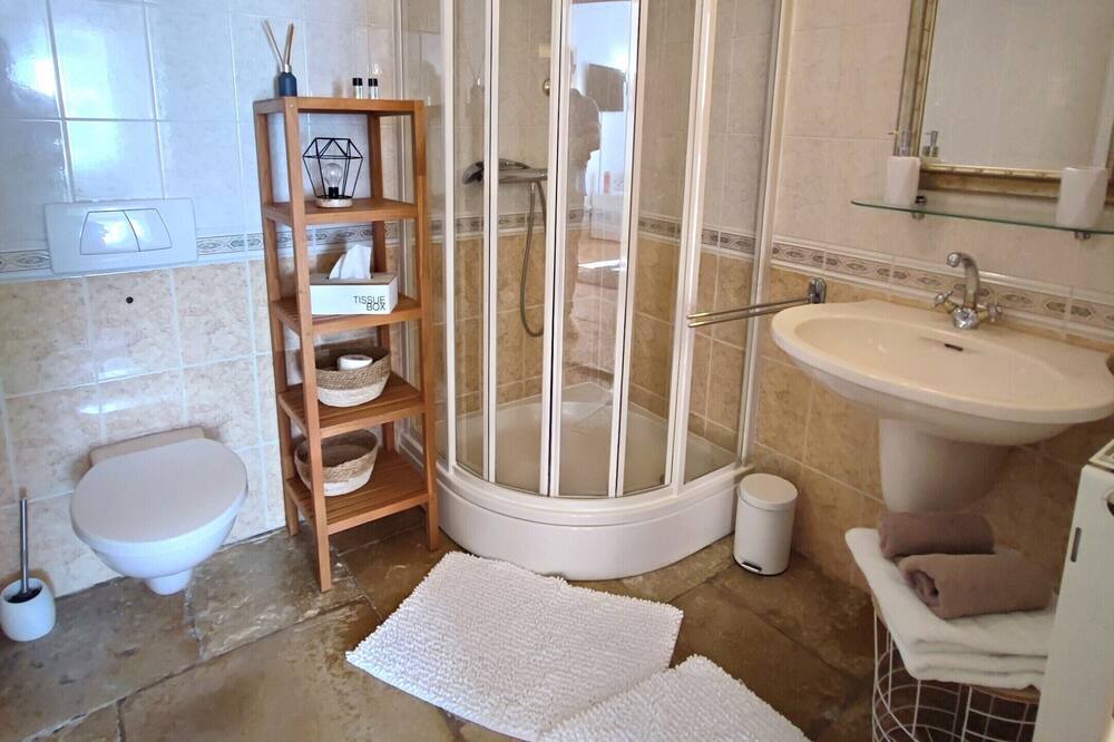 Photo of Bathroom in Demigny