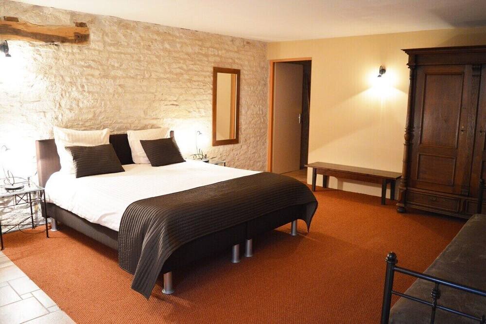 Photo of Bedroom in Demigny