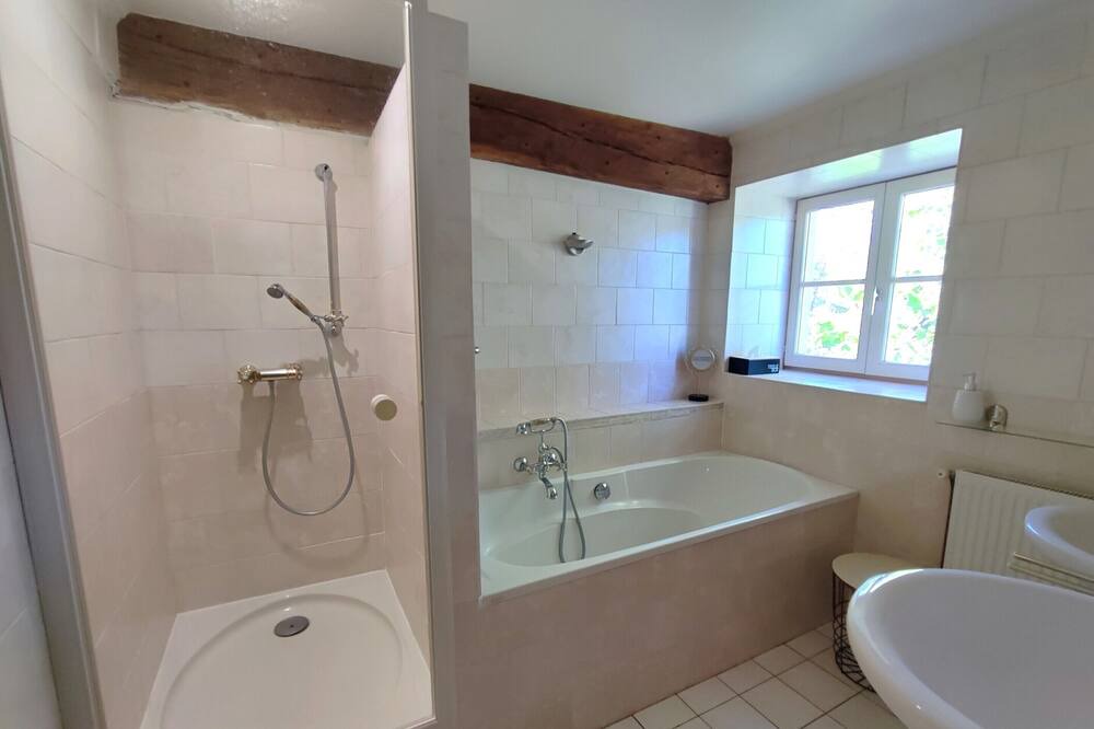 Photo of Bathroom in Demigny