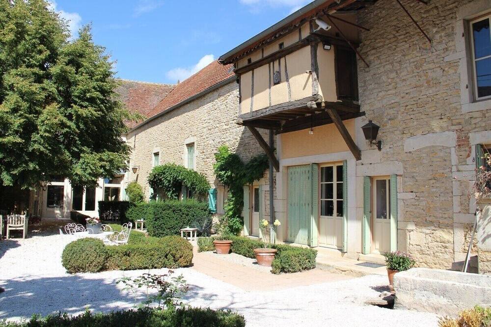 Photo of Outdoor in Demigny
