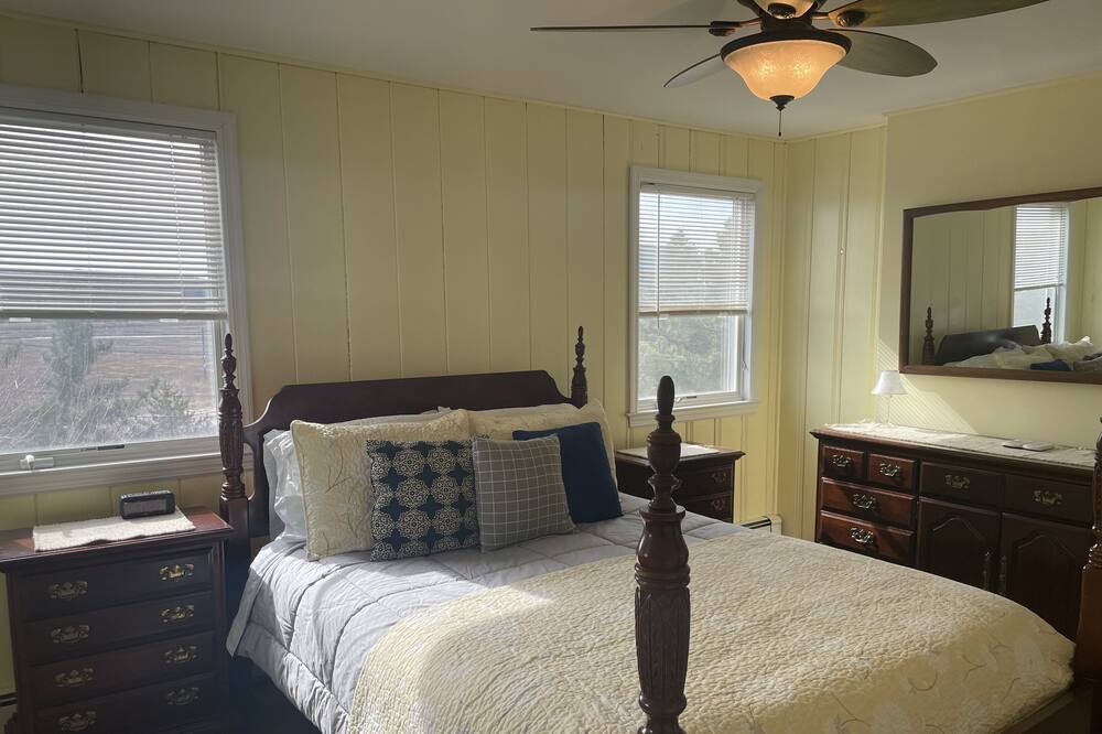 Photo of Bedroom in Suffolk County