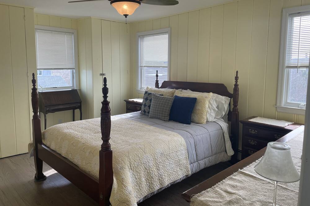 Photo of Bedroom in Suffolk County