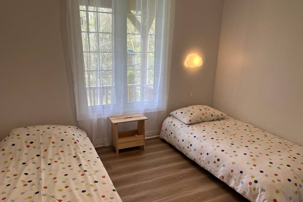 Photo of Bedroom in Colborne