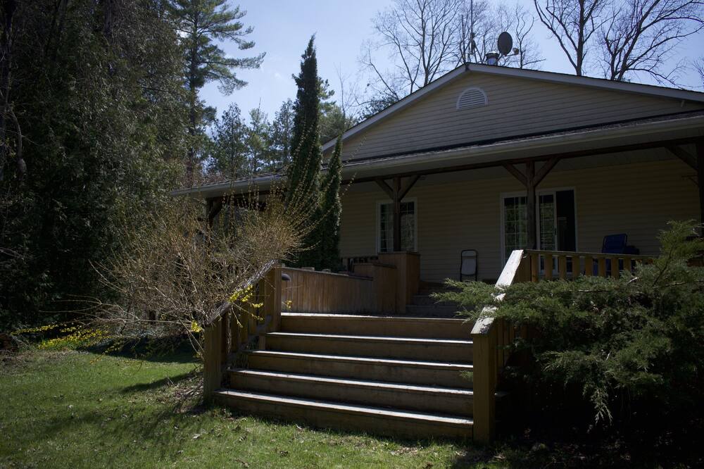 Photo of Outdoor in Colborne