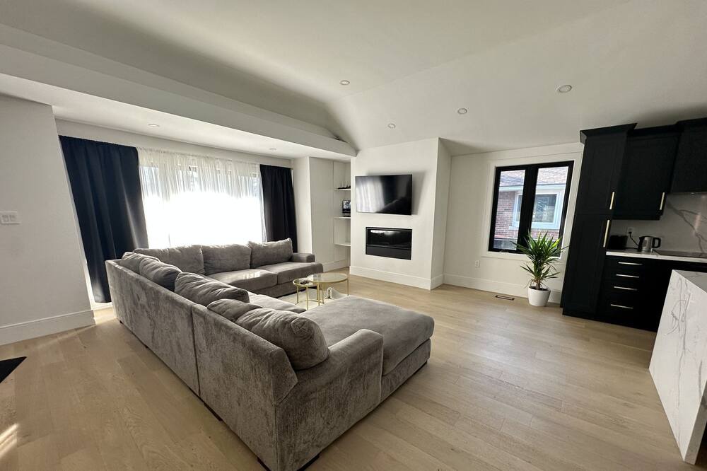 Photo of Livingroom in Hamilton